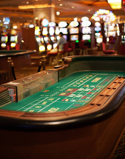 divaqq live-dealer blackjack table with multiple camera angles